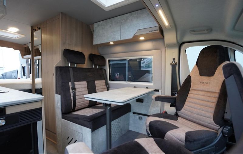 Robeta (2026) Womondo Lifestyle 636 - fotka 10 z 24