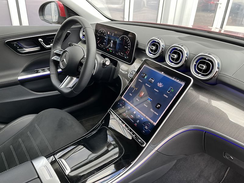 Mercedes-Benz Třídy C 300 e kombi AMG Line - fotka 19 z 21