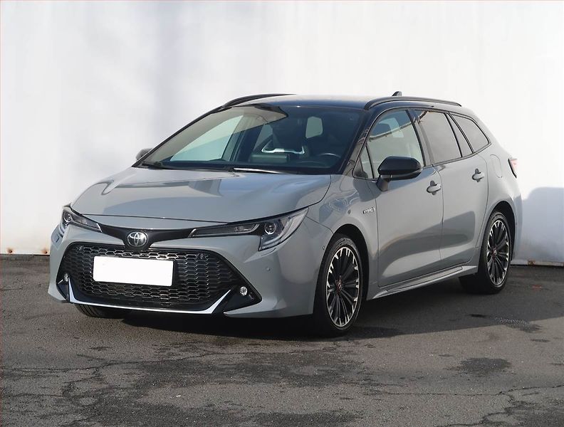 Toyota Corolla (2021) 2.0 Hybrid - fotka 2 z 27