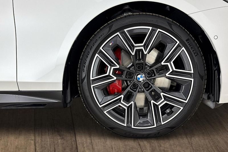 BMW Řada 5 540d xDrive Touring - fotka 17 z 17