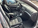 Škoda Octavia 1,6 TDi KLIMA ROZVODY SERVIS - náhled 10