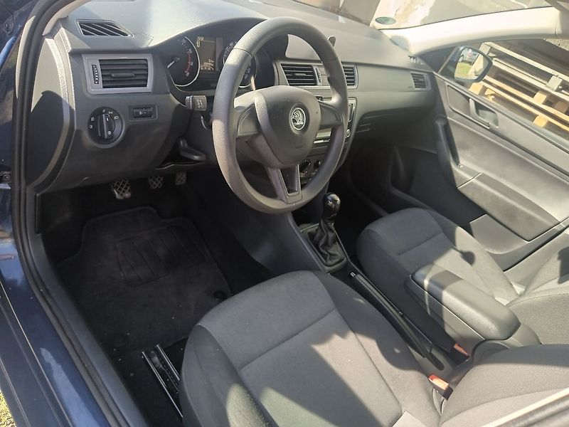 Škoda Rapid 1.2 TSI Spaceback Active 66kw - fotka 9 z 19