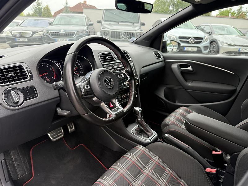 Volkswagen Polo V 1.8 GTI 141 kW - fotka 9 z 21
