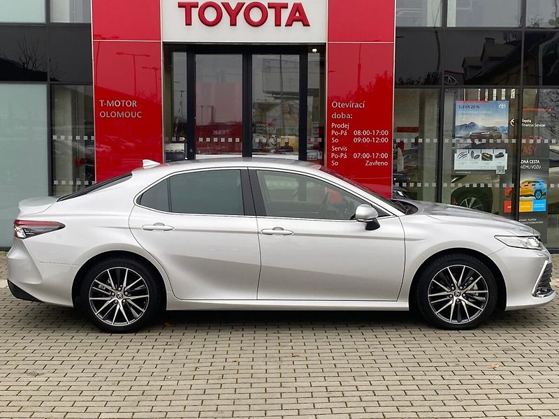 Toyota Camry 2,5 Hybrid  Executive VIP - fotka 6 z 33