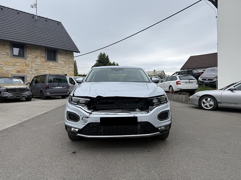 Volkswagen T-Roc 1.5 TSI 110 kW - fotka 2 z 23