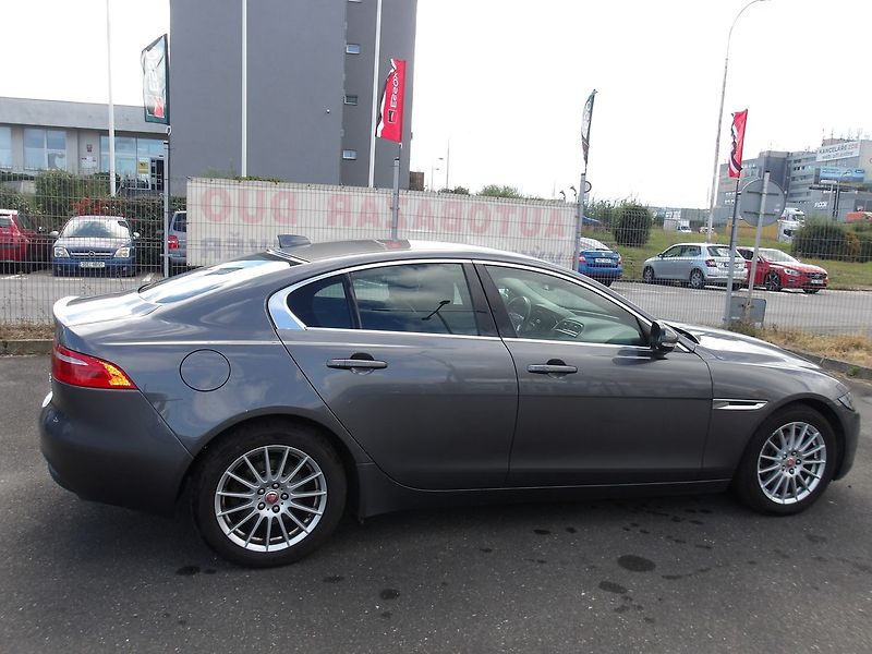 Jaguar XE 2,0D 120kW NAJ:133000km !!! - fotka 12 z 34