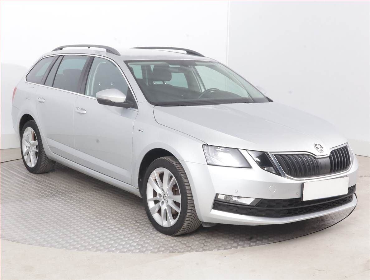 Škoda Octavia 1.5 TSI, Serv.kniha, Navi