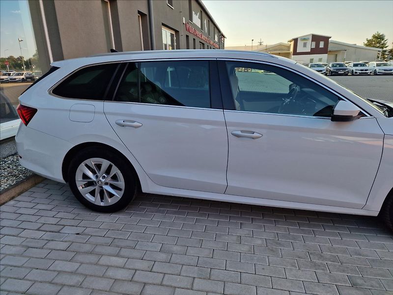 Škoda Octavia 2.0 TDI DSG Style,ČR,1.Maj - fotka 43 z 50