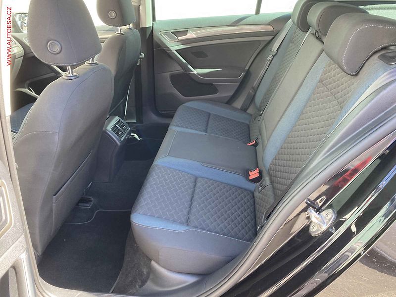 Volkswagen Golf (2019) 1.5 TSi, IQ Drive, DSG, navi - fotka 10 z 17