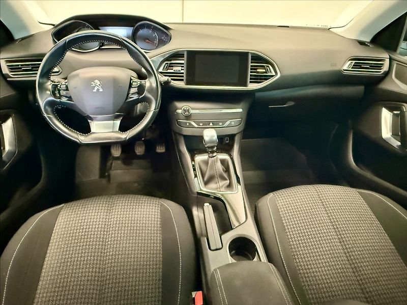 Peugeot 308 1,2 I 1.MAJITEL, SERVISNÍ KNIH - fotka 8 z 15