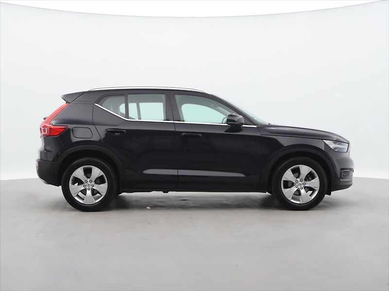 Volvo XC40 2,0 D3 110kW Aut. Inscription - fotka 8 z 32