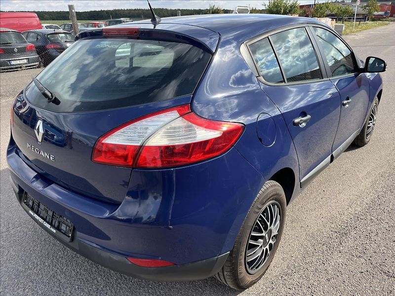 Renault Mégane 1,6 i KLIMA SERVIS STK 2/2027 - fotka 6 z 35