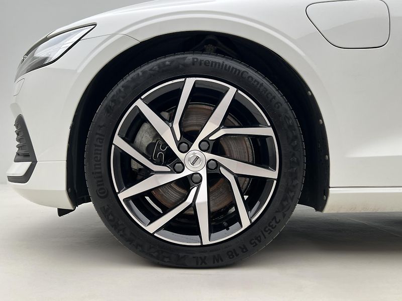 Volvo V60 T6 MOMENTUM RECHARGE AUT - fotka 15 z 44