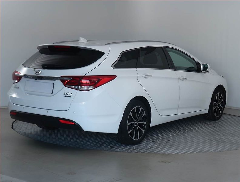 Hyundai i40 (2018) 1.7 CRDi, Navi, Tempomat - fotka 5 z 17