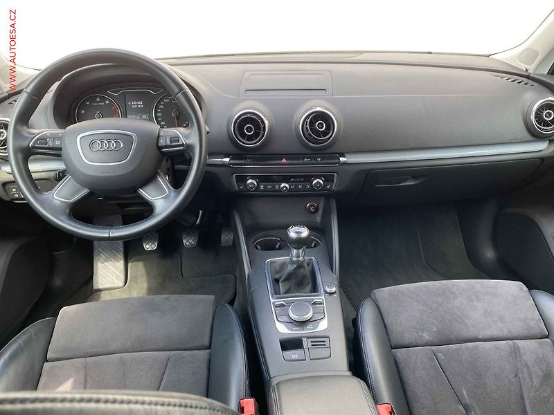 Audi A3 (2014) 1.2 TFSi, Ambiente, bixen - fotka 8 z 18