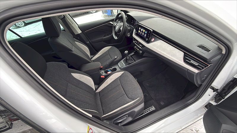 Škoda Kamiq (2024) Top Selection 1,0 TSI 85 kW 6- - fotka 14 z 22