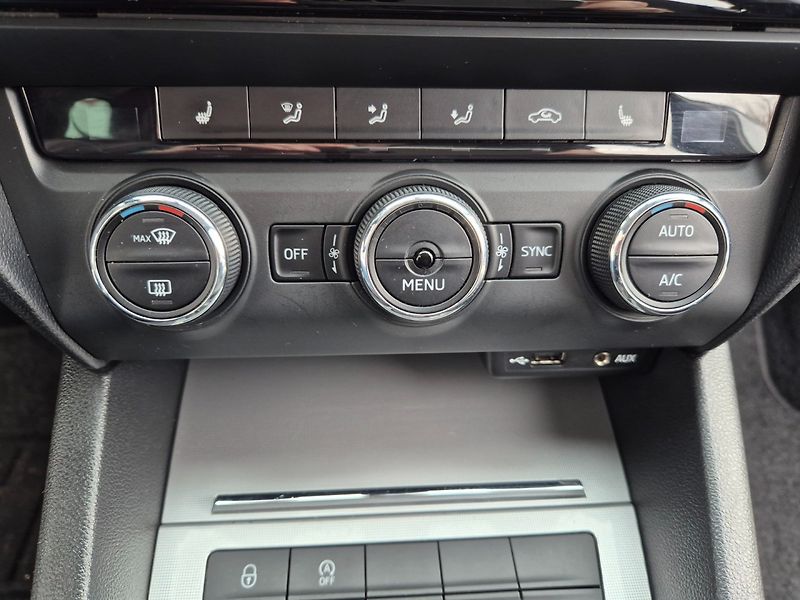Škoda Octavia (2017) 1.6 TDI  TOP STAV NAVI - fotka 28 z 38