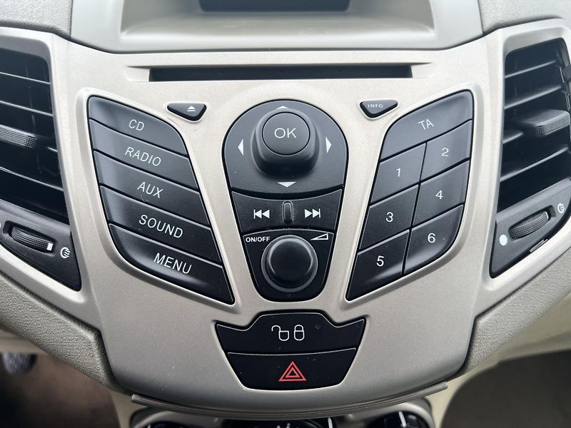 Ford Fiesta 1.25i KLIMATIZACE KOUPENO V ČR - fotka 17 z 36