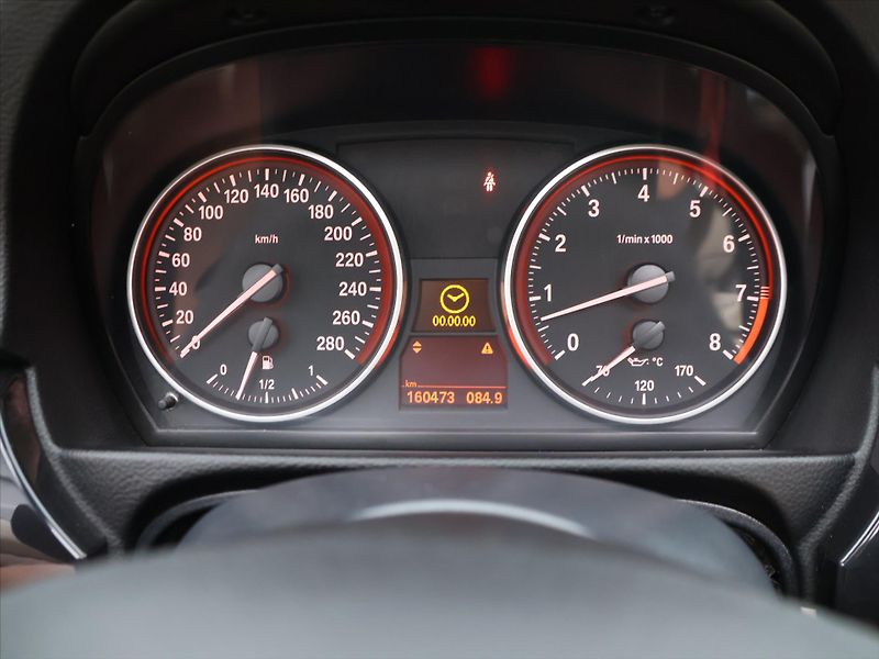 BMW Řada 3 3,0 325i Cabrio 160 kW - fotka 20 z 35