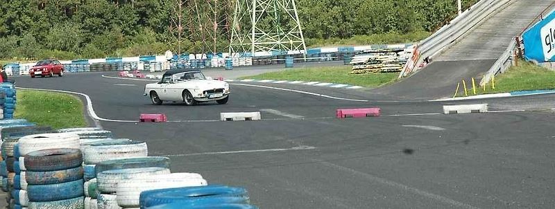 Historická vozidla obsadí o víkendu autodrom. V sobotu se koná tradiční Podzimní Sosnění.