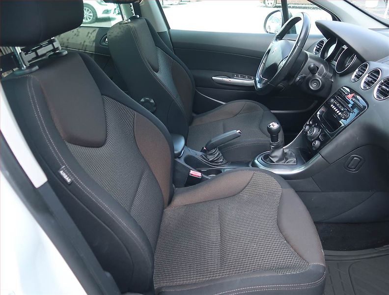 Peugeot 308 (2014) 1.6 VTi, po STK, jezdí výborně - fotka 9 z 14