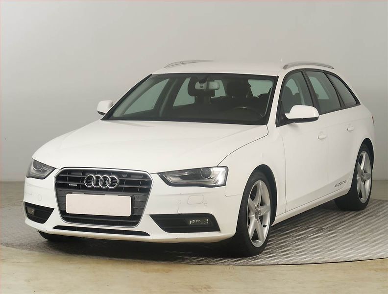 Audi A4 (2013) 1.8 TFSI, 4X4, Navi, Xenony - fotka 2 z 19