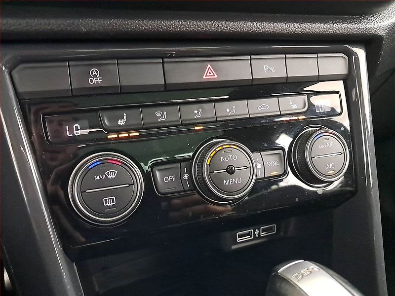 Volkswagen T-Roc (2018) Sport 2.0 TDI 4Motion - fotka 19 z 22