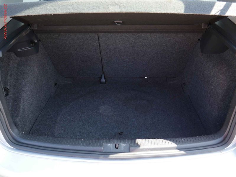 Volkswagen Golf (2012) 1.4 TSI Sport, AC, el. výbava - fotka 7 z 16
