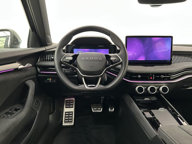 Škoda Superb 2.0 TDI SportLine - fotka 5 z 27