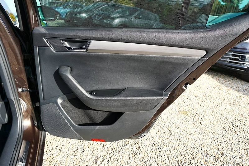 Škoda Superb (2016) STYLE PLUS 2,0 TDI 110 kW - fotka 22 z 53