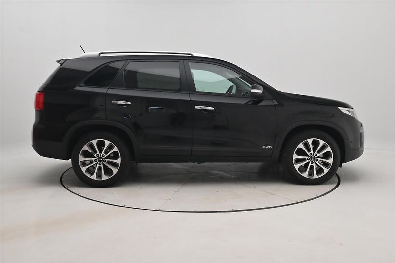 Kia Sorento 2,2 CRDI 145 kW AT 4x4 Navigac - fotka 4 z 30
