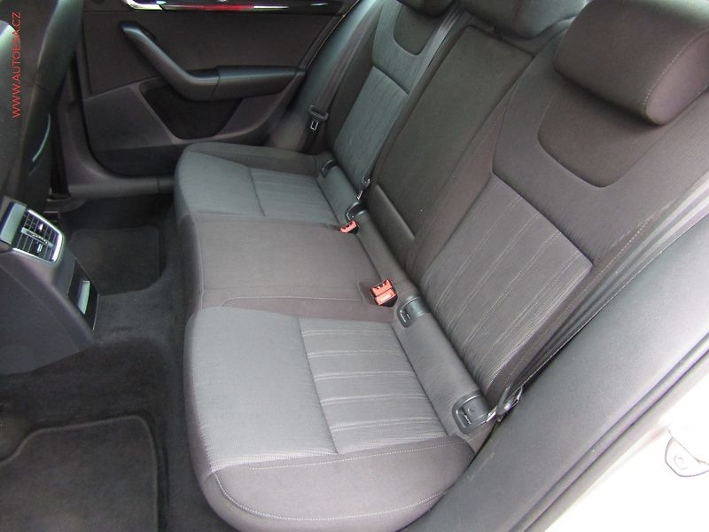 Škoda Octavia (2017) 1.6 TDi, ČR, AT, navi, LED - fotka 10 z 19