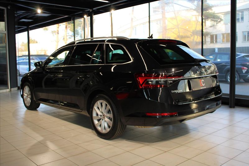 Škoda Superb TDi DSG 4x4 Style Combi - fotka 4 z 34