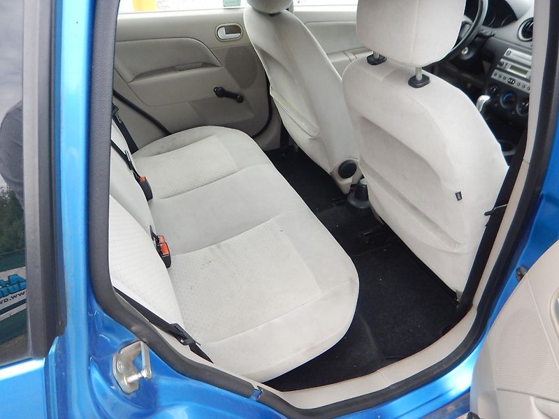 Ford Fiesta 1.4 TDCi, GHIA, KLIMA - fotka 12 z 25