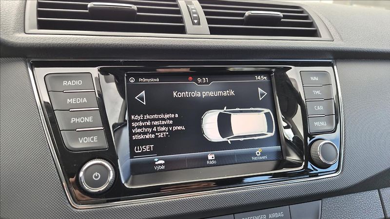 Škoda Fabia 1,0 TSi 70 Kw kombi Ambition - fotka 14 z 23