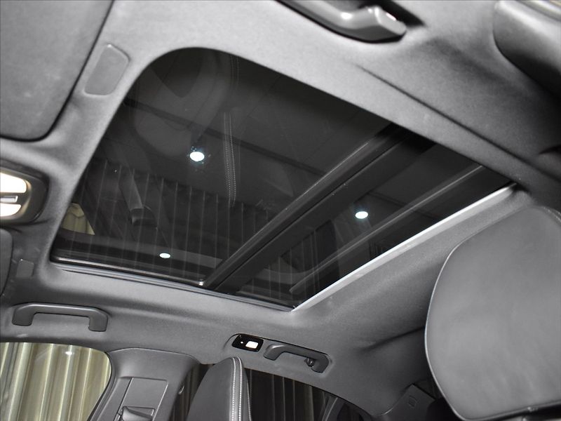 Volvo S60 2,0 B5 AWD Ultra Pano,Headup - fotka 16 z 25