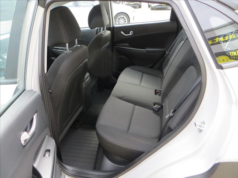 Hyundai Kona 1,0 T-GDI Comfort DCT A7 88kW - fotka 21 z 22