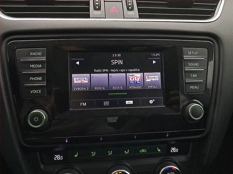 Škoda Octavia (2013) 2.0 TDI, 4X4, Xenony - fotka 12 z 20