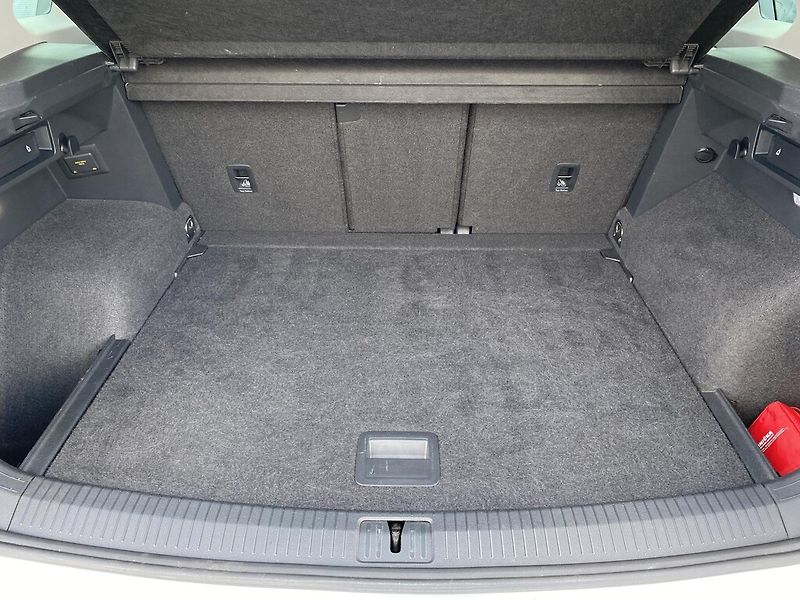 Volkswagen Tiguan 2,0 TDI 110 kW DSG Life - fotka 27 z 28