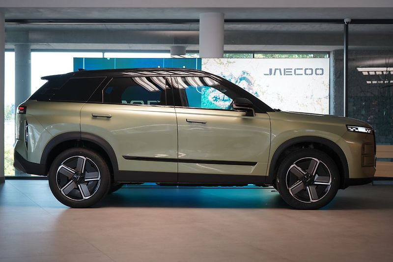 Jaecoo 7 1.6 T-GDI AWD DCT EXCLUSIVE - fotka 4 z 48