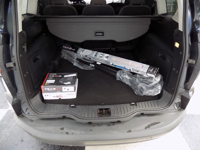 Ford S-MAX (2010) 2.0i/ČR/Klimatizace/LED/ - fotka 9 z 35