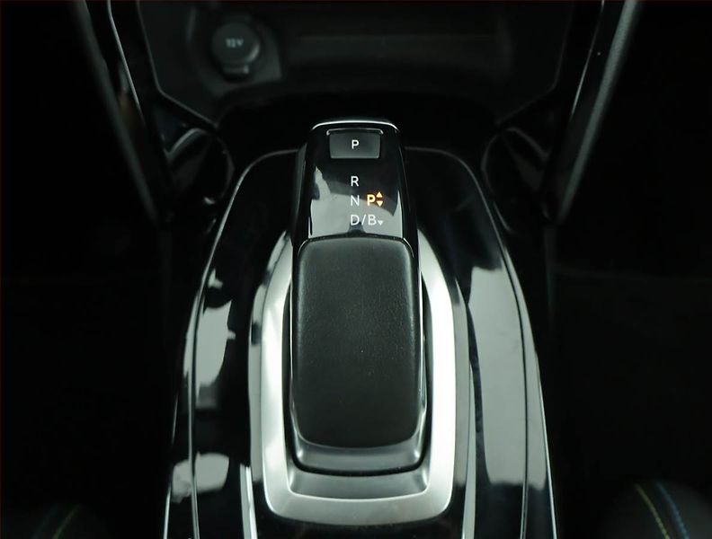 Peugeot 2008 (2021) GT 50 kWh, SoH 85%, Automat - fotka 13 z 19