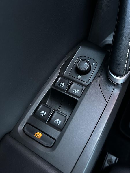 Seat Leon 2.0TDI DSG Style Kůže DPH 1Maj - fotka 19 z 24