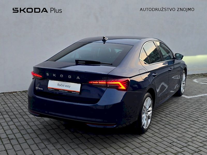 Škoda Octavia (2024) 1,5TSI 110KW Top Selection - fotka 2 z 36