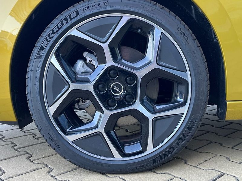 Opel Astra (2026) HB ULTIMATE HYBRID 1.2T (145k) - fotka 22 z 22