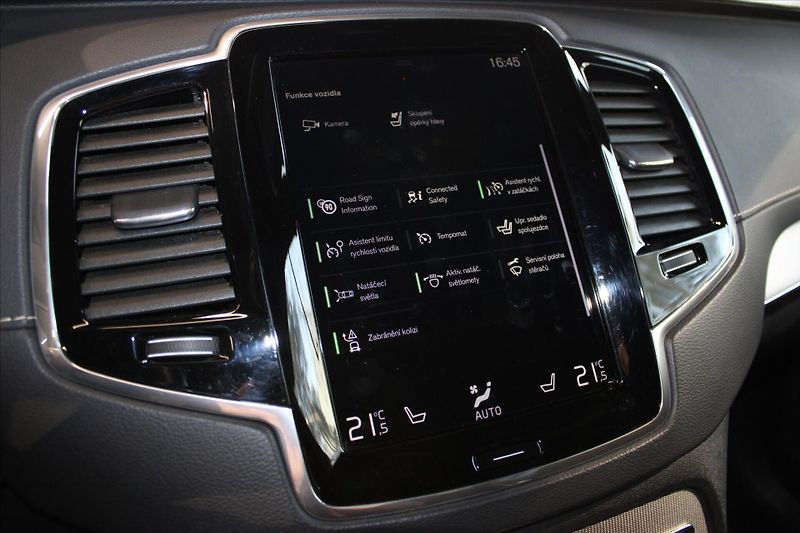 Volvo XC90 B5 AWD R Design PilotAssist/DP - fotka 23 z 32