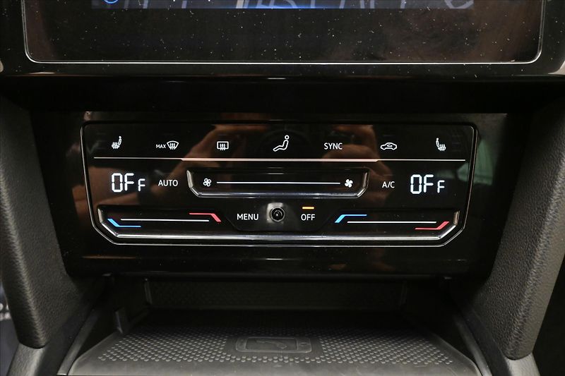 Volkswagen Passat 2,0 TDI 110kW DSG Business Zár - fotka 21 z 31