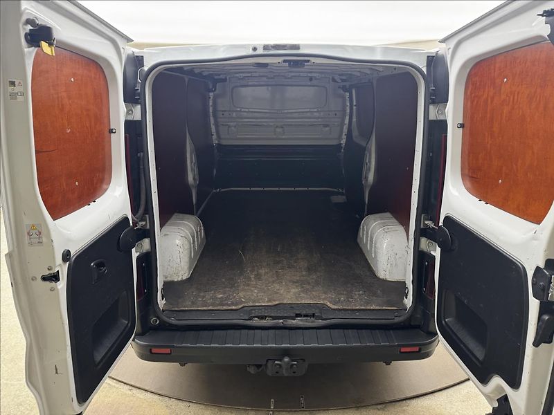 Opel Vivaro 1,6 89kW KLIMA DPH 1.MAJ CZ TZ - fotka 32 z 32