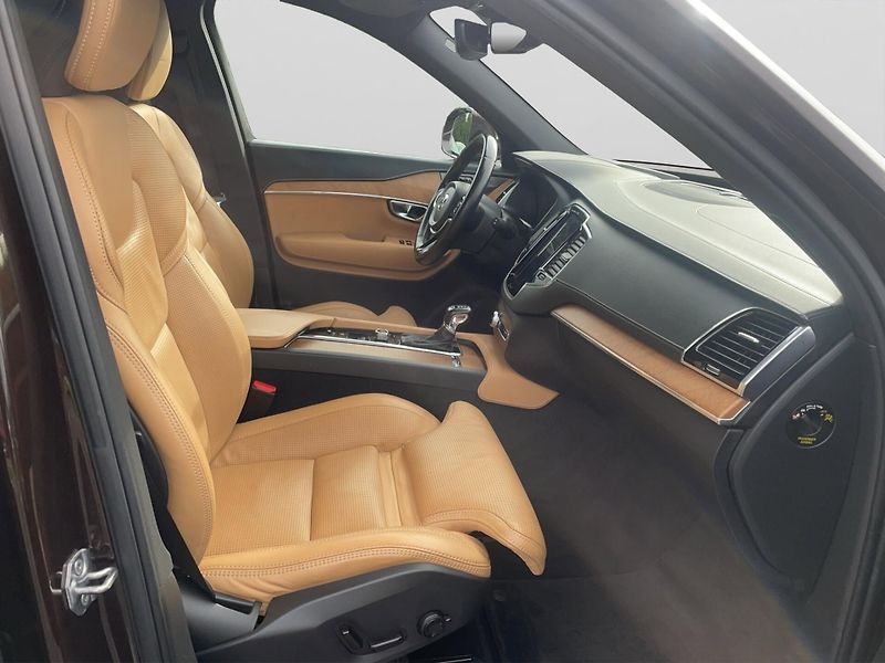 Volvo XC90 (2019) D5, 4X4, VZDUCH, Inscription - fotka 16 z 23