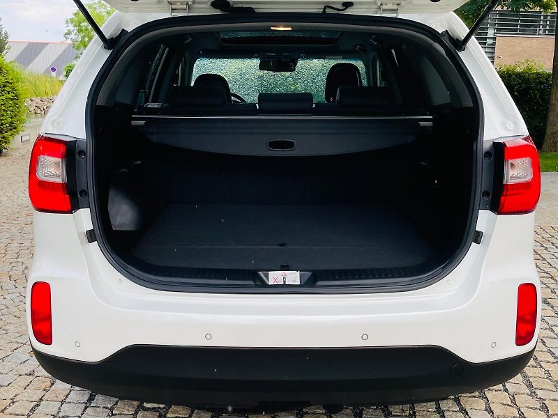 Kia Sorento 2.2D 4x4 MANUÁL KAMERA TAŽNÉ - fotka 23 z 48
